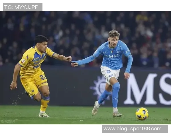 埃弗顿追求多夫比克那不勒斯米兰科莫同样表达兴趣